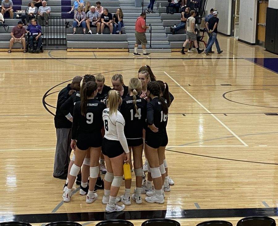 Holy+Family+Girls+Volleyball+Vs.+CretinDerham+Hall